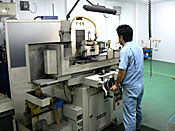 研磨加工を中心とした機械、製品加工